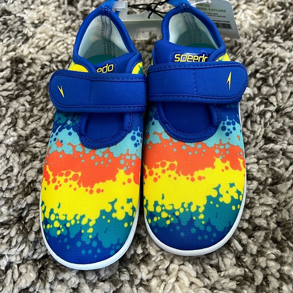 New Speedo Size XL (11-12) Water Shoes